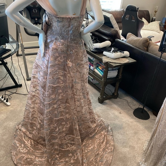 New elegant long dress/gown - Picture 12 of 17